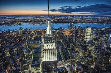 Jason Hawkes - Empire Building At Night Large - Regular Posters