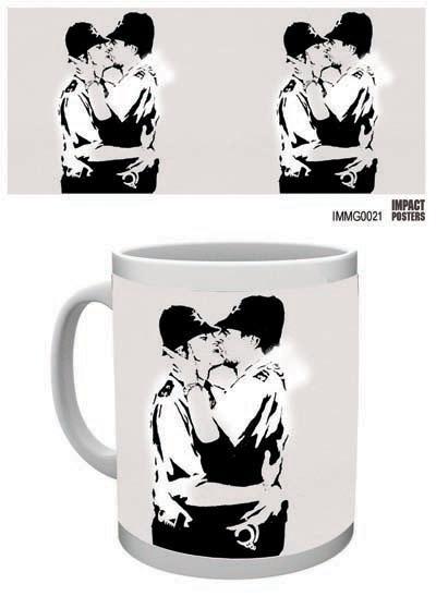 Banksy - Kissing Cops Mugs