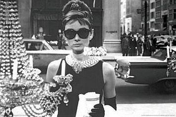 Audrey Hepburn - Breakfast at Tiffanys Large - Regular Posters